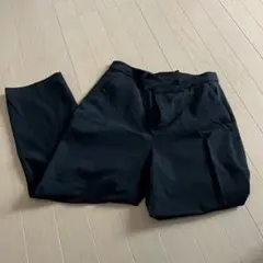 パンツ　スラックス　ズボン　ユニクロ　ブラック　黒　スマートパンツ