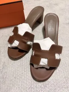 HERMES オアジス サンダル ゴールド　37.5のサムネイル