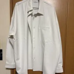 ホワイト 長袖シャツ ポケット付き
