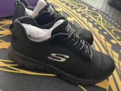 【SKECHERS 】ブラックスニーカー23.5㎝ 〈内側に使用感あり〉