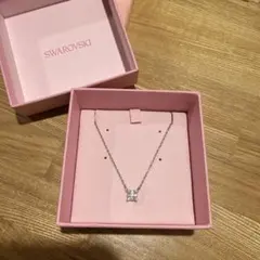 Swarovski Attract スクエアネックレス