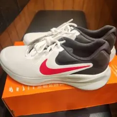 ナイキ レボリューション７　新品２７．５㎝