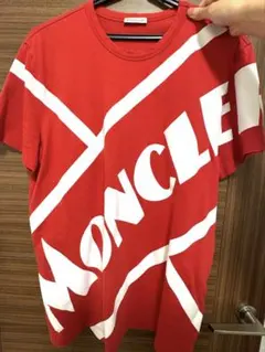 美品　MONCLER ロゴプリント Tシャツ レッド 赤色メンズTシャツ