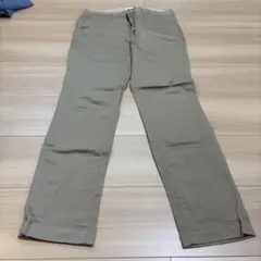 ベージュ チノパンのサムネイル