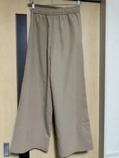 GU ベージュ ワイドパンツ　Mサイズ