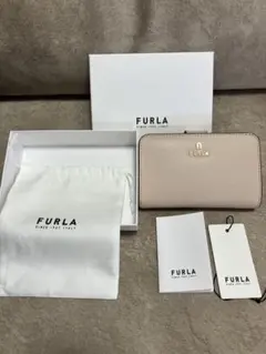 新品未使用 FURLAカメリア二つ折り財布 ベージュ