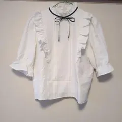 エブリン　フリルブラウス　リボン付き白　七分袖