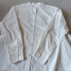 nop de nod ホワイト コットン 長袖シャツアシンメトリーな刺繍