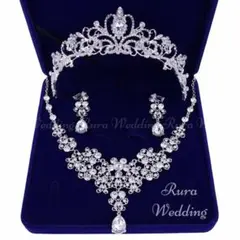 豪華新品3点セットティアラ ・ネックレス・イヤリングブライダルウェディング蝶々e