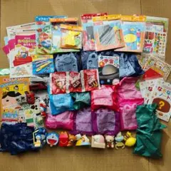 ハッピーセット　サンリオ、リラックマ、ドラえもん　すみっコぐらし　プラレール