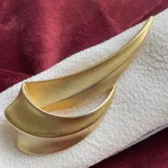 【32】ブローチ　マットゴールド　P.E.P.ブランド　ヴィンテージ