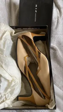 RIZ ベージュ ポインテッドトゥ ハイヒール