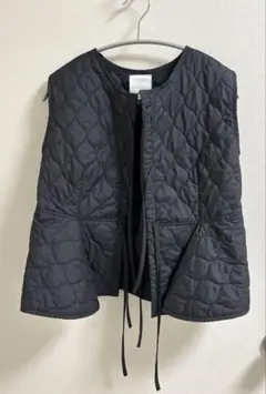 &her Quilted Vest キルティングペプラムベスト ブラック