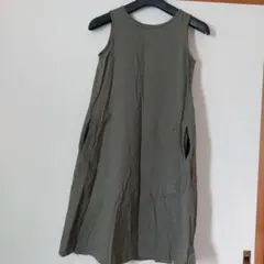 未使用【UNIQLO】ノースリーブワンピース カーキ 140cm