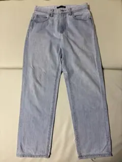 UNIQLO レギュラーフィットテーパードジーンズ