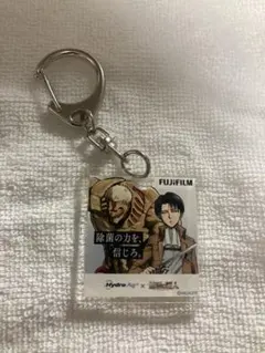 進撃の巨人 アクリルキーホルダー　リヴァイ