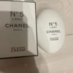 8/1開封。2プッシュのみ使用 CHANEL N°5 L'EAU ハンドクリーム