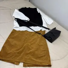 黒白トップスandコーデュロイタイトのサムネイル