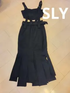 SLY セットアップ ビスチェ ロングスカート ベルト付き FREE ブラックのサムネイル