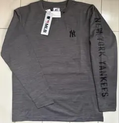 新品　 Mサイズ　MLB ヤンキース　長袖Tシャツ ソデロゴ　チャコールグレーのサムネイル