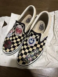 Vans V98CLA スリッポン 黒とベージュ