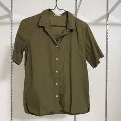 GU カーキ 半袖シャツ
