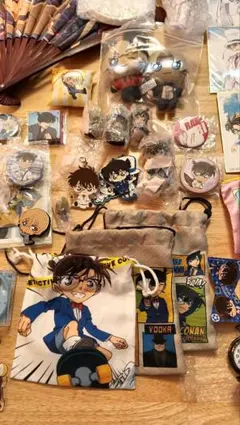 名探偵コナン グッズセット大量　バッジ　フィギュア　バッグなど