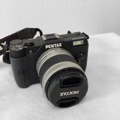 【PENTAX Q10 ダブルズームキット ブラック】ミラーレス一眼カメラのサムネイル