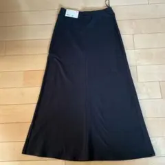 UNIQLO ブラック フレアスカート M