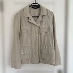 ベージュ サファリテイストのジャケット 4ポケットのサムネイル