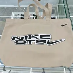 ぽ*ぽ様 BTS Nike x BTS トートバッグ ナイキ プリント 裏刺繍 - メルカリ