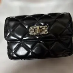 ミニブラックレザーショルダーバッグ