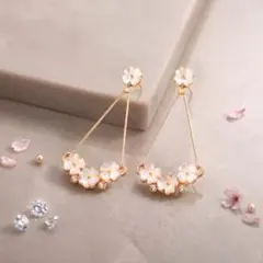 新品 金アレ対応 ピアス 揺れる フラワー 花 モチーフ 樹脂ポスト お花見