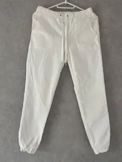 UNIQLO ホワイト ジョガーパンツ