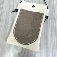 クロコダイル風ポケット付きスマホショルダーバッグハンドメイドホワイト