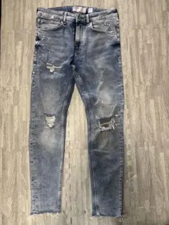 Bershka スキニージーンズ ライトブルー ダメージ加工