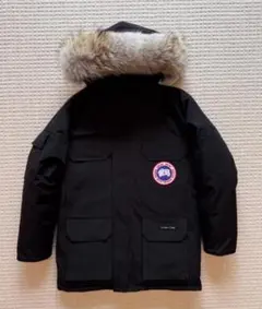 ファー付きブラックダウンジャケット