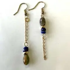 4563 アゲートグリーン天然石とラピスラズリ、メタルチェーンのアシンメトリー