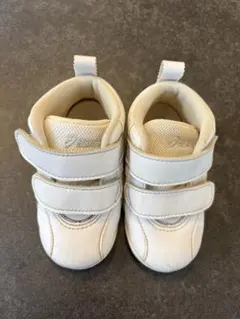 アシックス　ホワイト ベビーシューズ　スニーカー　13.5センチ