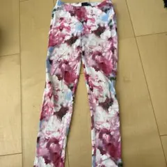 GapKids 花柄レギンス S (6-7)