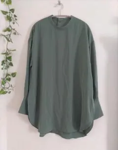 NATURAL BEAUTY BASIC グリーン 長袖ブラウス 後ろボタン付き