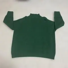 緑色タートルネック長袖セーター