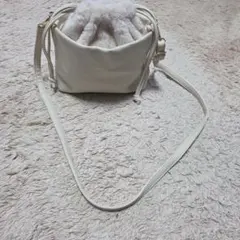 Té chichi 巾着型ショルダーバッグ ホワイト