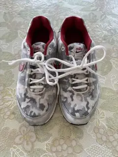 Nike 迷彩柄 ランニングシューズ