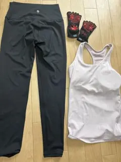 ヨガウェア タンクトップとレギンスセット