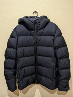 黒 フード付きダウンジャケット 409330　ユニクロ