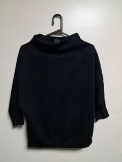 UNTITLED 黒の五分袖ラウンドネックトップス
