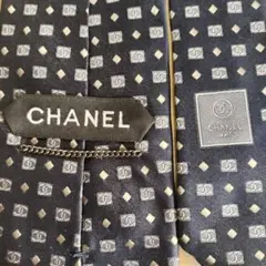 CHANEL ネクタイ ブラック 手書き風ロゴ チェーン付き - メルカリ