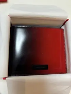 Ferragamo 二つ折り財布 黒赤グラデーション - メルカリ