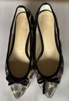 ヒョウ柄フラットシューズ リボン付き